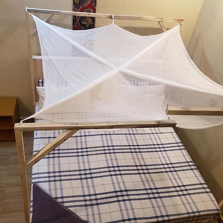 L&J Modern Backpackers Bnb Νταρ ες Σαλάμ Εξωτερικό φωτογραφία