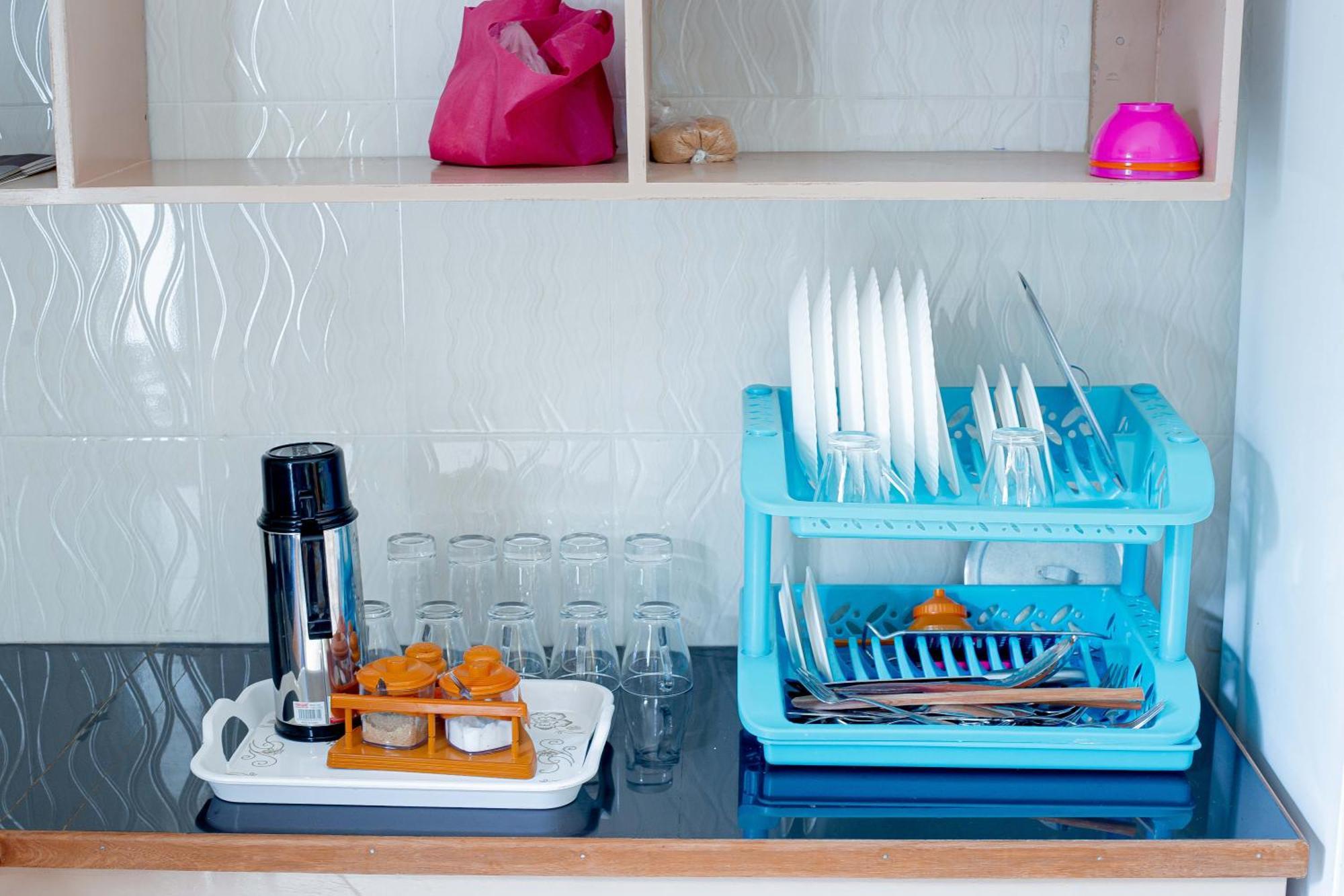 L&J Modern Backpackers Bnb Νταρ ες Σαλάμ Εξωτερικό φωτογραφία