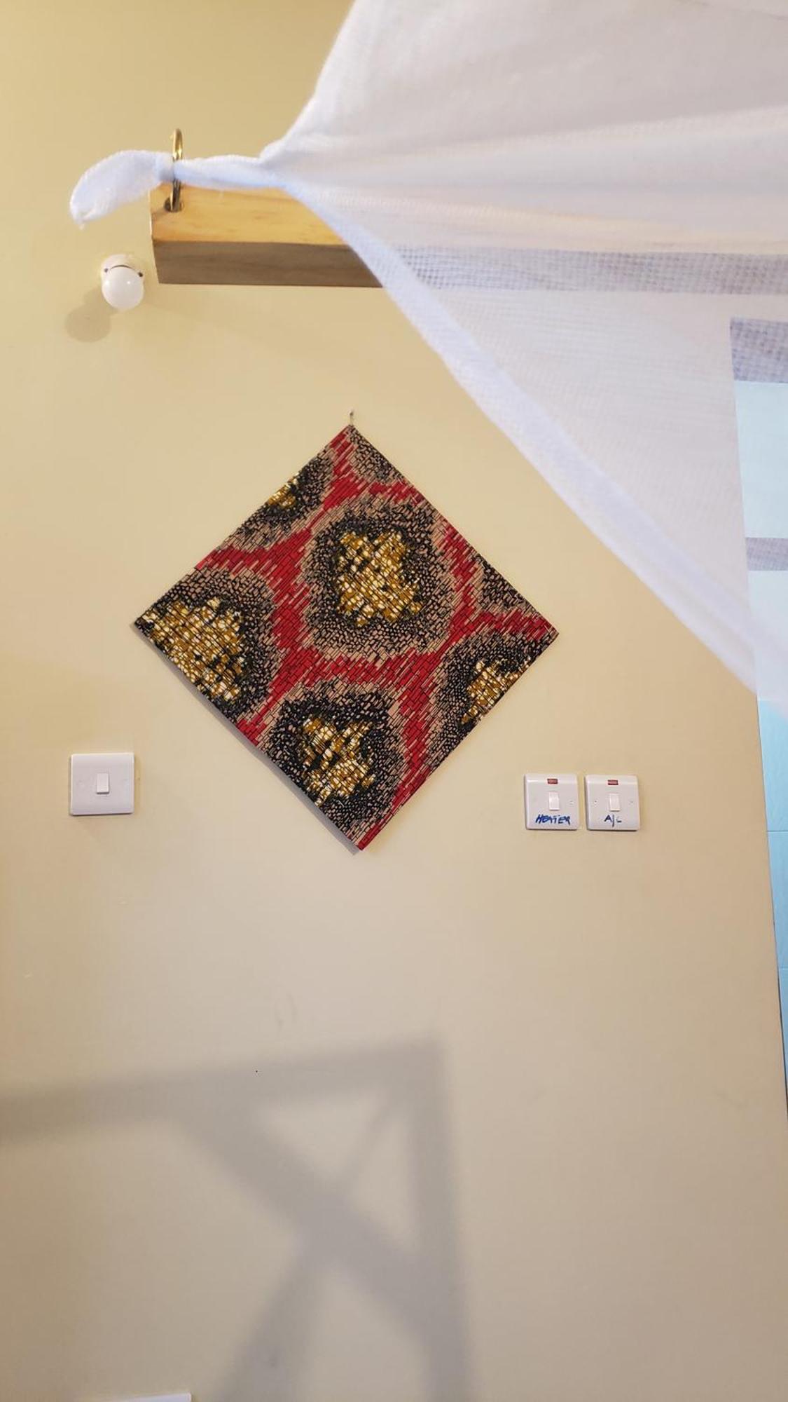 L&J Modern Backpackers Bnb Νταρ ες Σαλάμ Εξωτερικό φωτογραφία