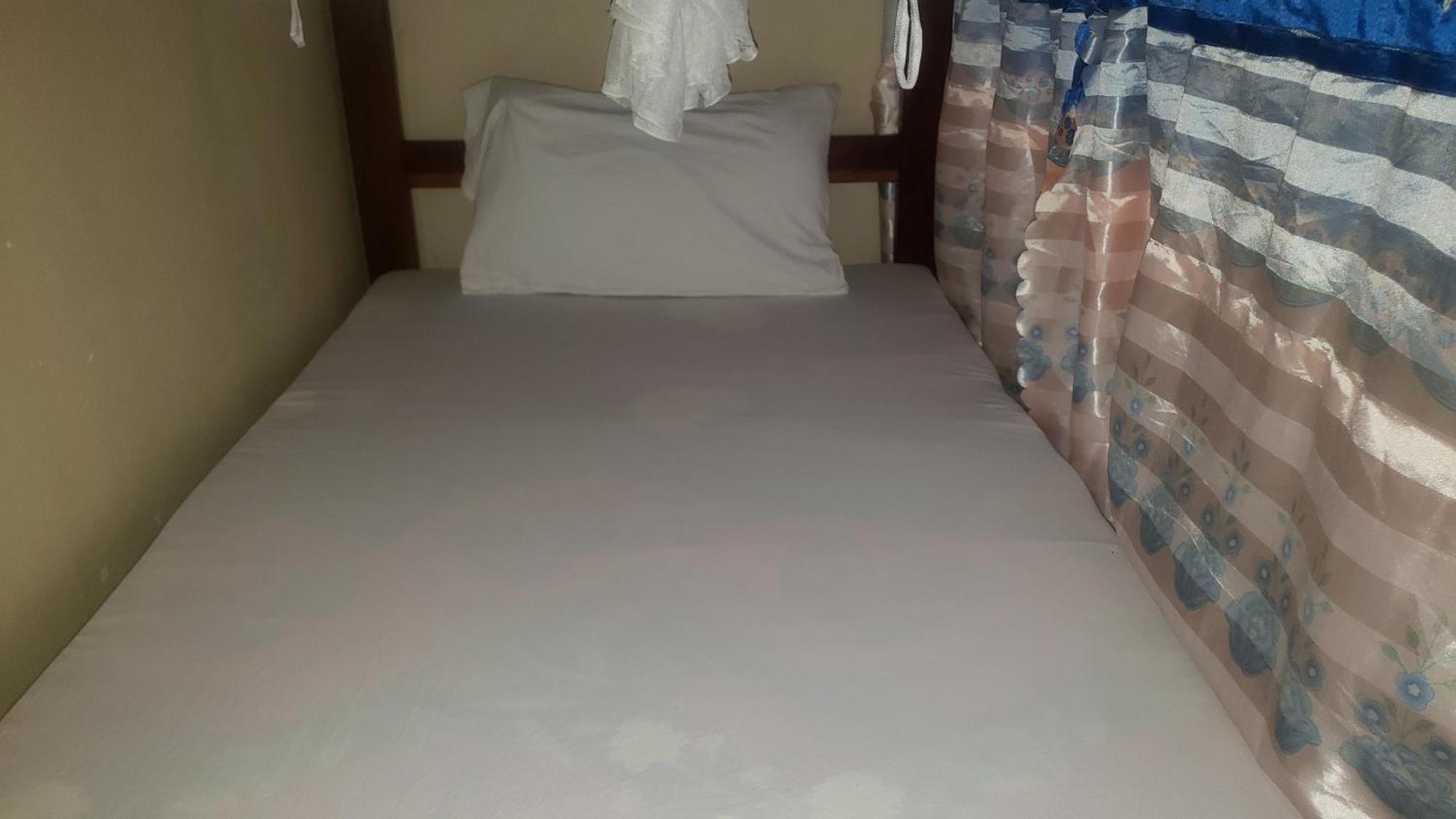L&J Modern Backpackers Bnb Νταρ ες Σαλάμ Εξωτερικό φωτογραφία
