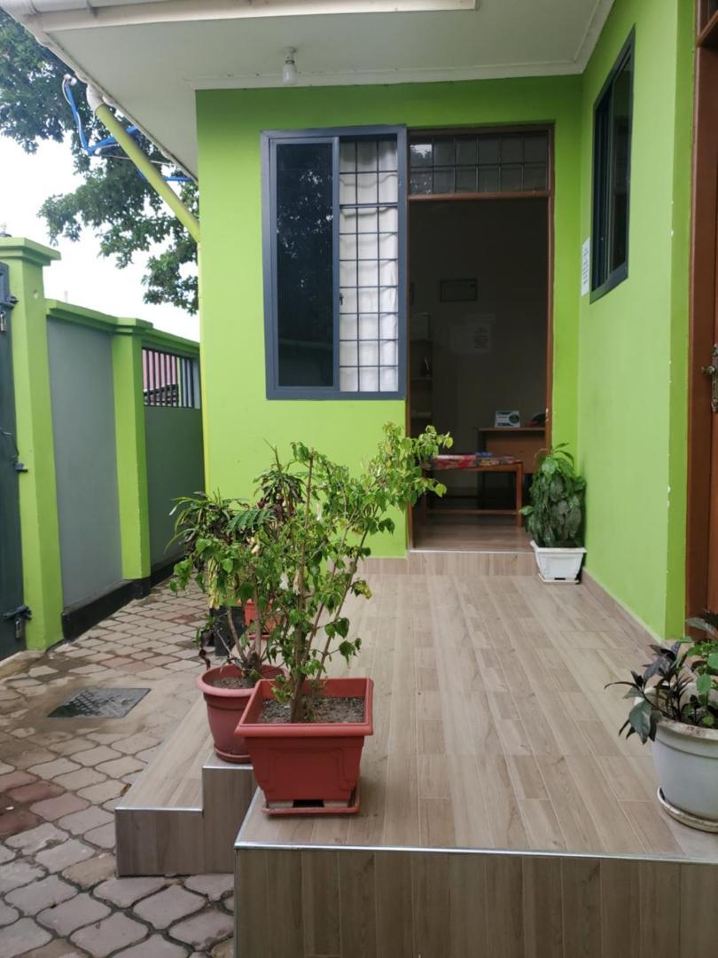L&J Modern Backpackers Bnb Νταρ ες Σαλάμ Εξωτερικό φωτογραφία